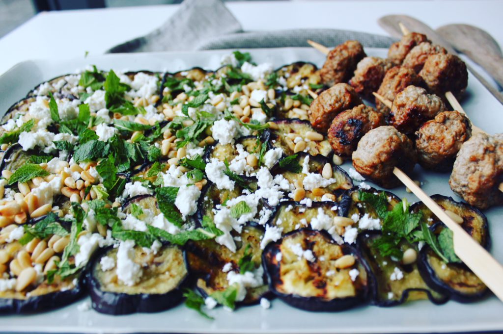 Geroosterde aubergine met feta en munt As Cooked By Ginger