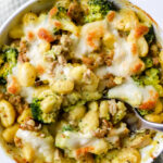 Ovenschotel met gnocchi, broccoli, gehakt en mozzarella